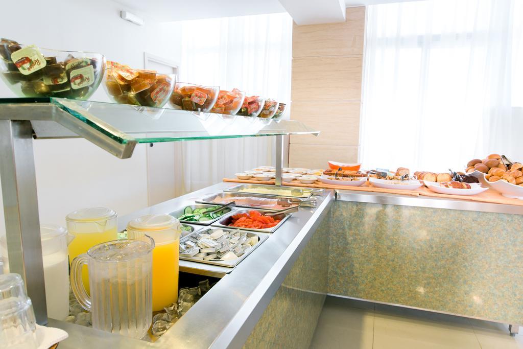 Hotell Riviera 4*