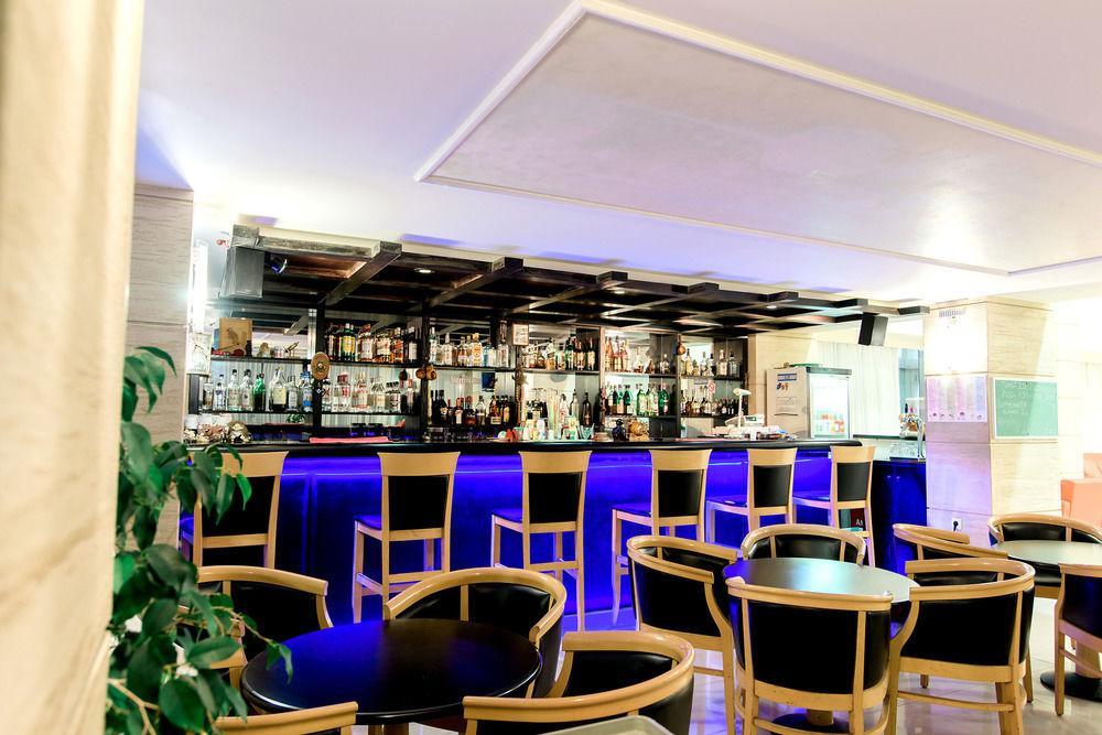 Riviera Hotell 4*