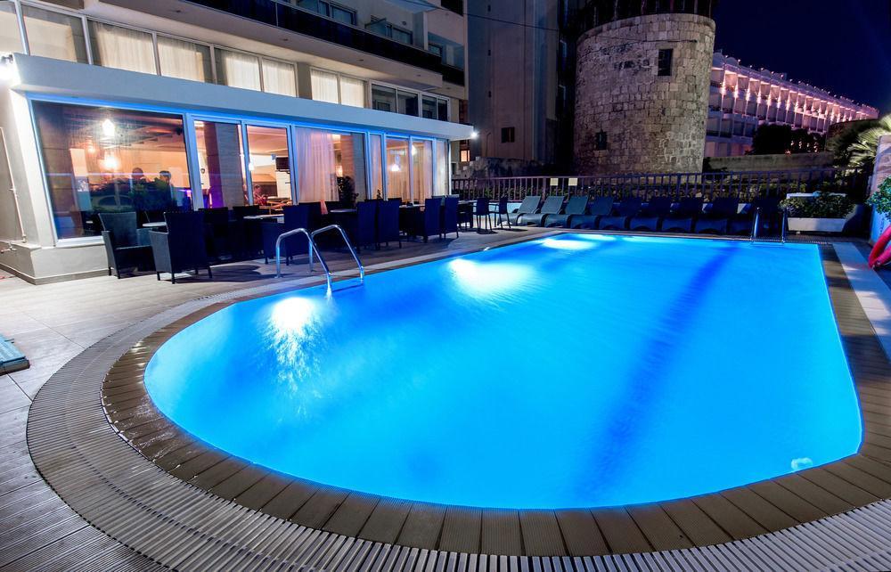 Riviera Hotell 4*