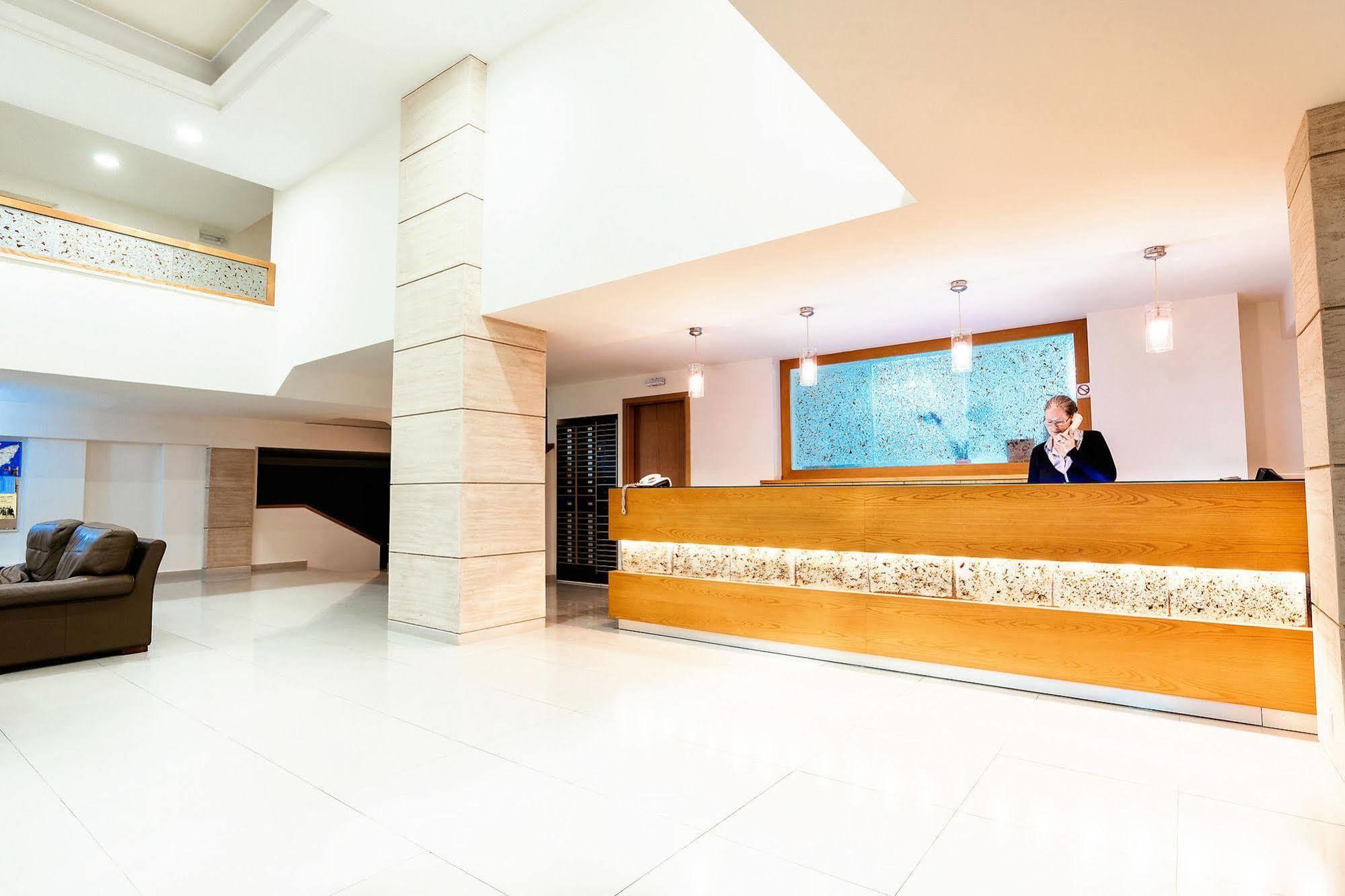 Hotell Riviera 4*