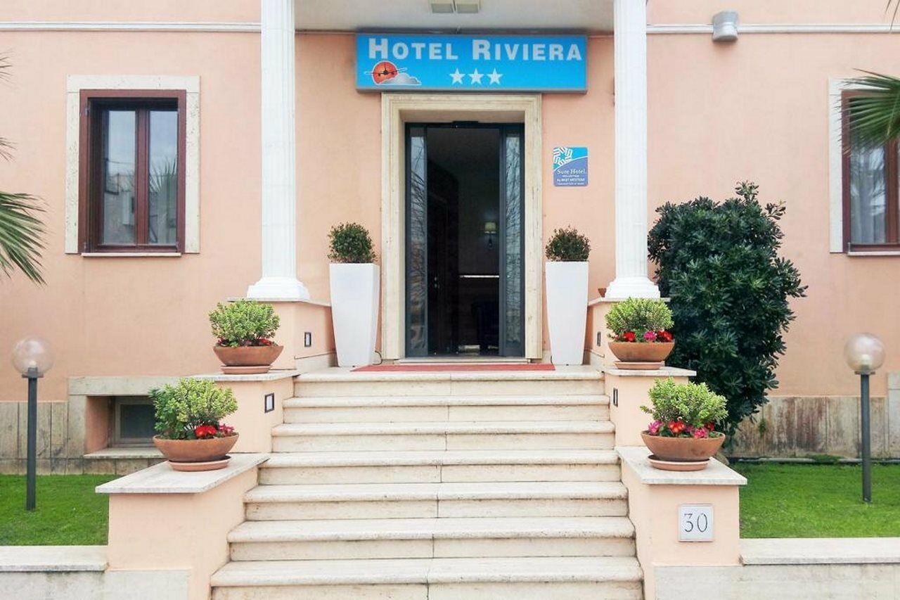 Riviera Hotell 4*